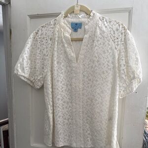 Medium white lace shirt